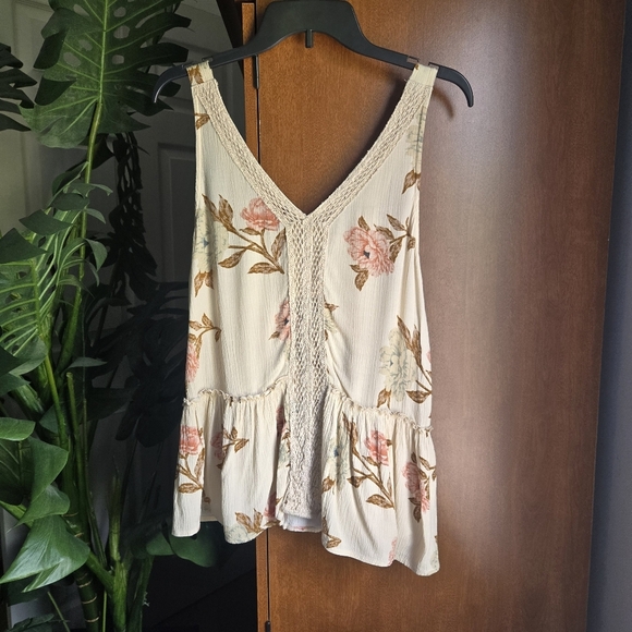 American Eagle Outfitters Pink and Cream Tank Top with Vintage-Inspired Design - Picture 1 of 5